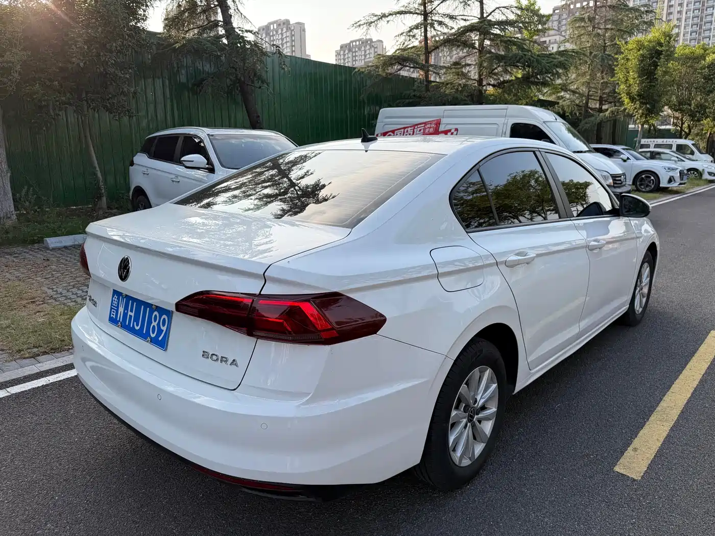 VOLKSWAGEN BORA