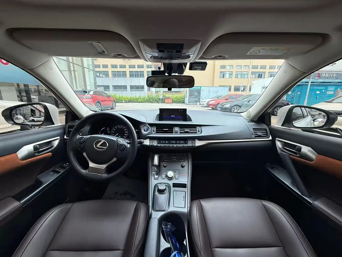 Lexus CT 2019 2017 CT200h Comfort Two-Tone China V