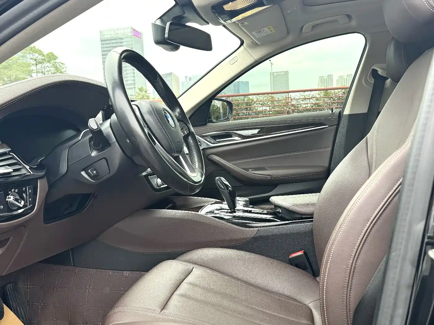 BMW 5 Series 2020 525Li Luxury Package фото 8