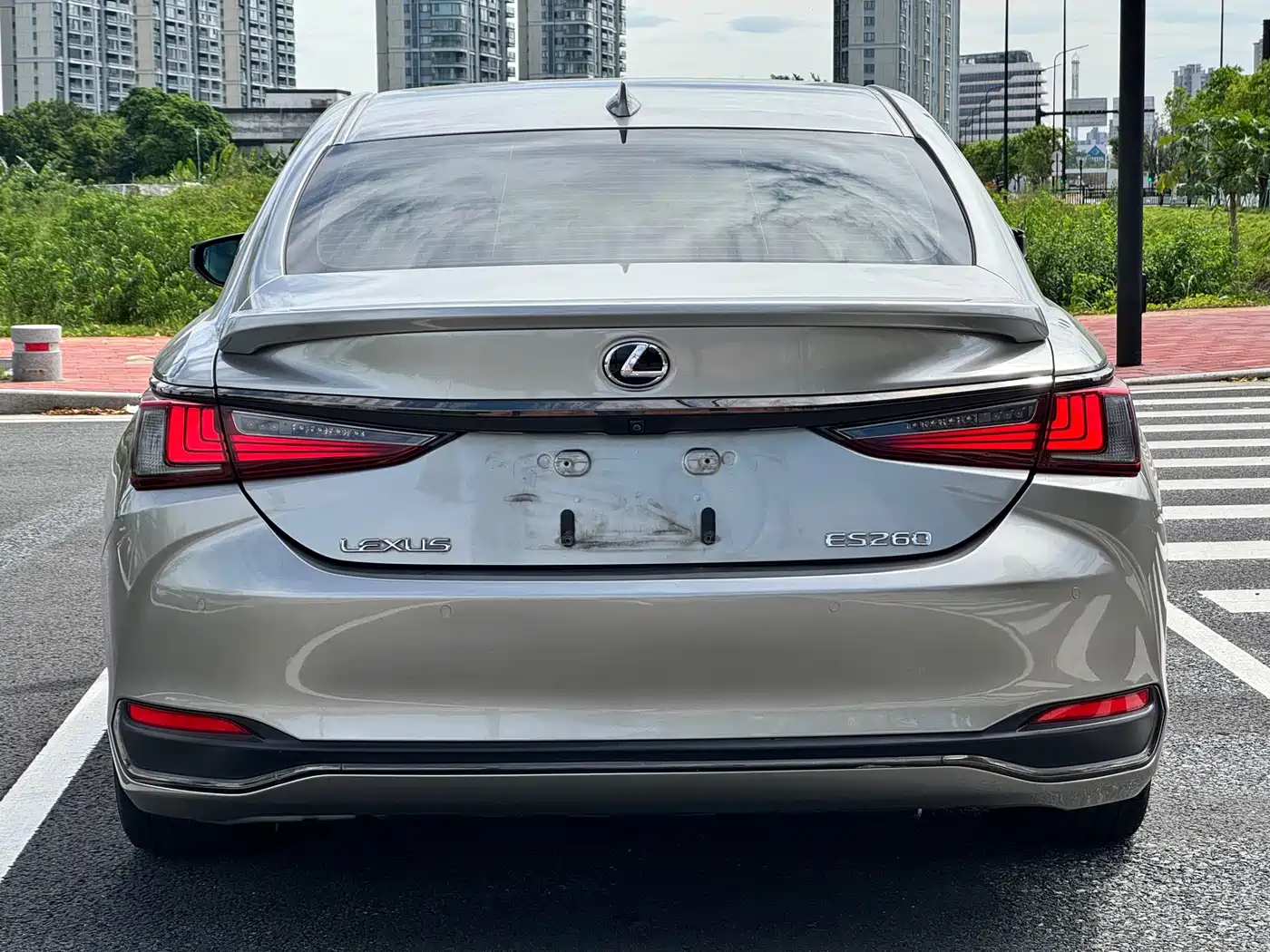 Фото 12 - Lexus ES