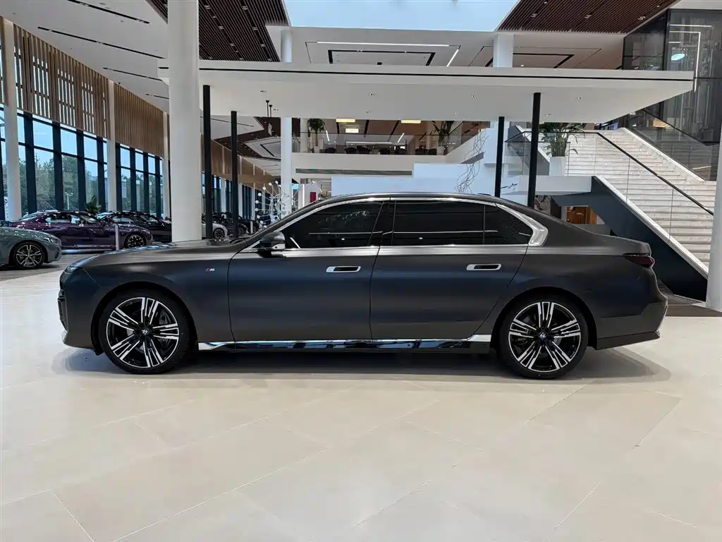 BMW 7 Series 2023 Facelift 740Li Exclusive Luxury Package фото 14