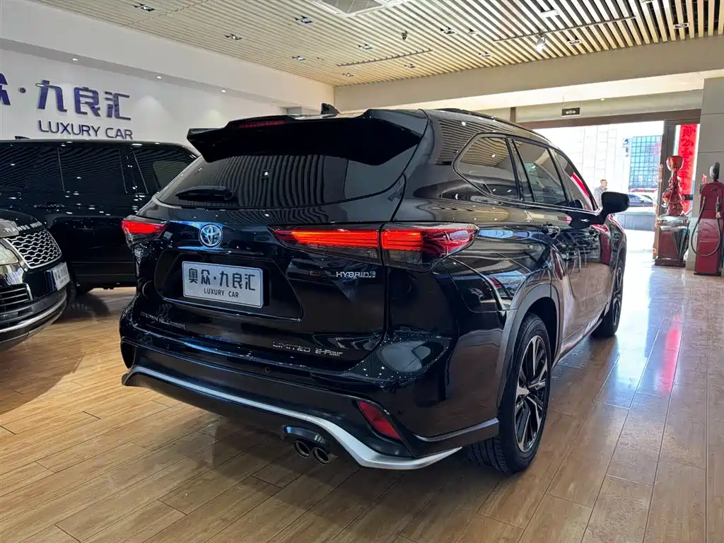 Toyota Crown Kluger 2022 2.5L HEV 4WD Flagship Edition фото 6
