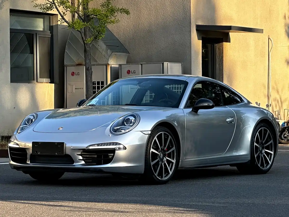 صورة 1 - Porsche 911