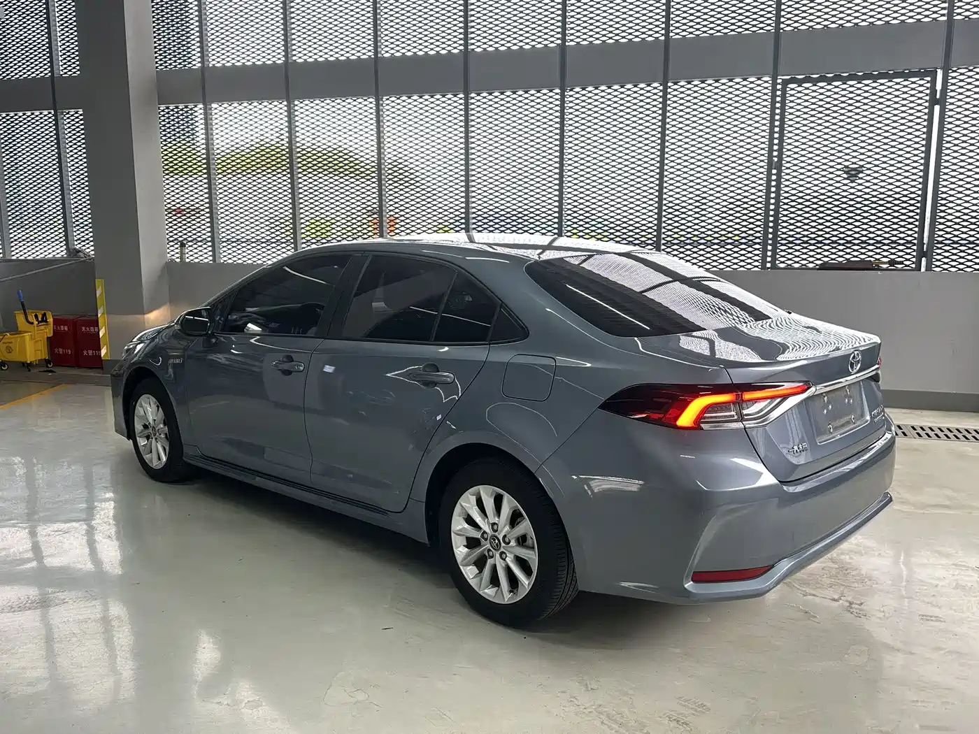 Фото 6 - Toyota Corolla