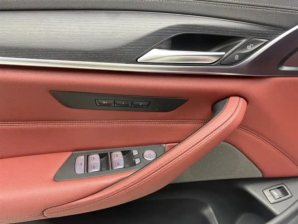 BMW 5 Series 2023 530Li Leading M Sport Package фото 25