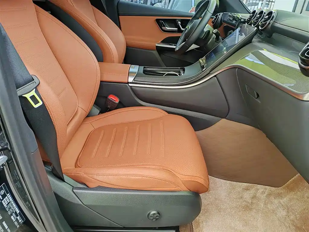 Mercedes-Benz GLC 2023 Facelift GLC 260 L 4MATIC Sport 5-Seater фото 16