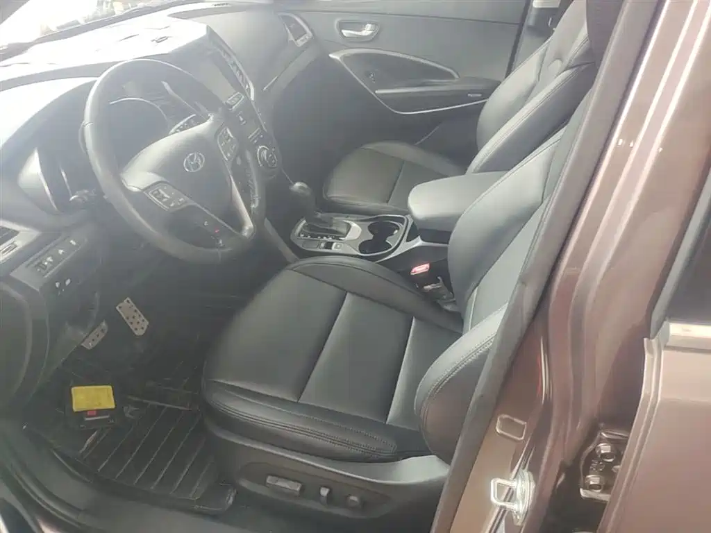 Hyundai Santa Fe 2013 Model 2.4L Automatic 2WD Smart фото 15