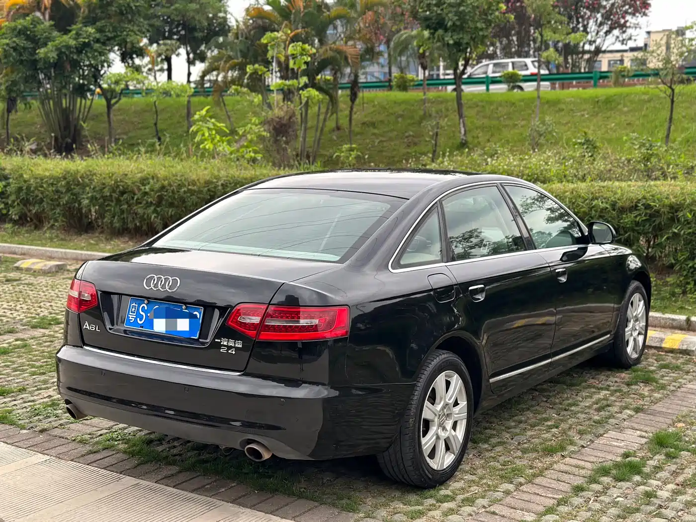 Audi A6L 2010 2.4L Comfort фото 6
