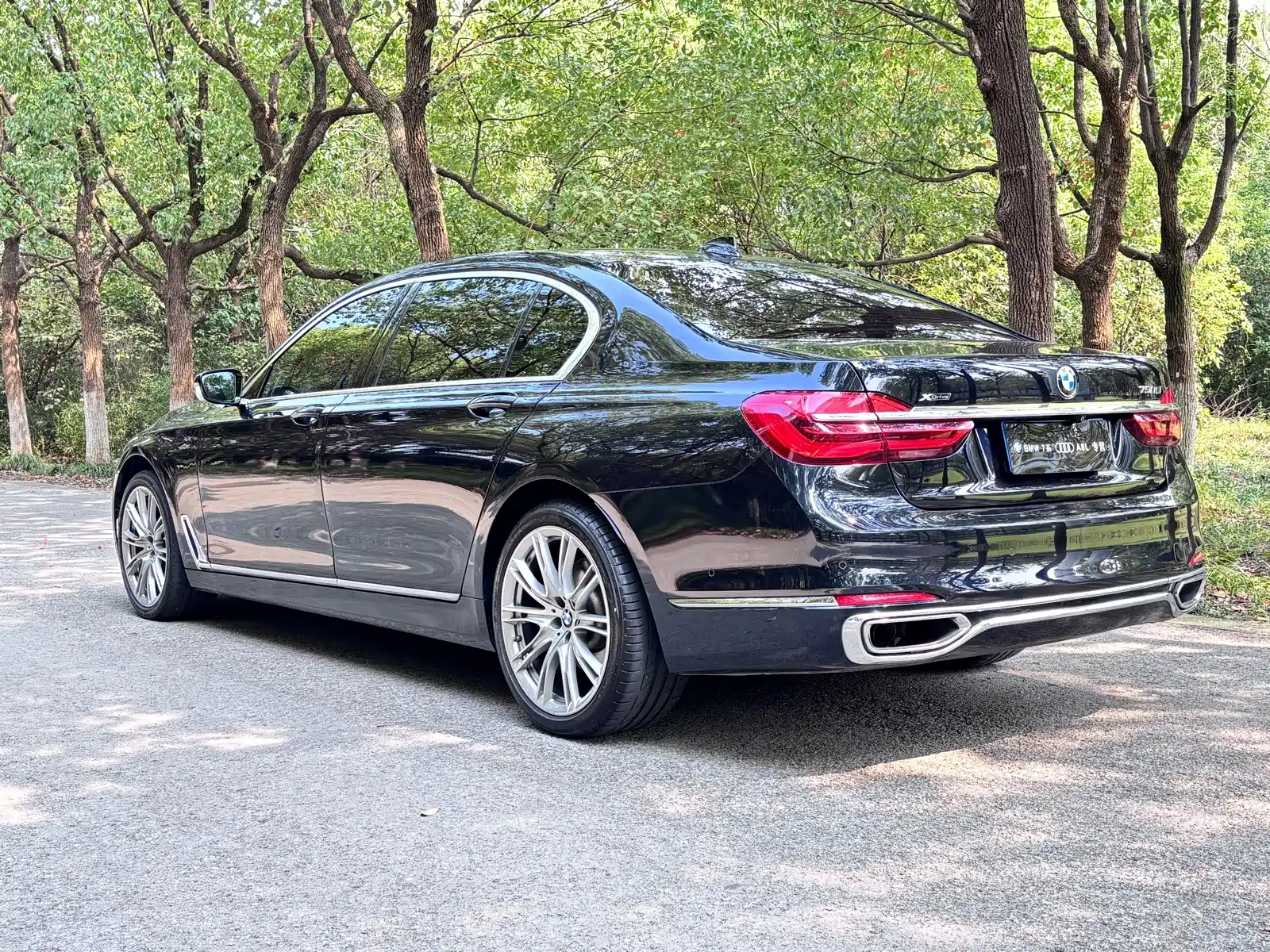 Фото 9 - BMW 7 Series