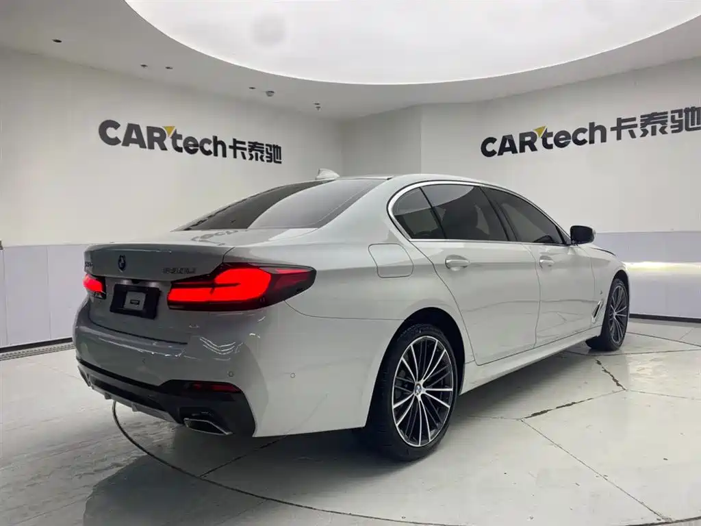 BMW 5 Series 2023 530Li Leading M Sport Package фото 5