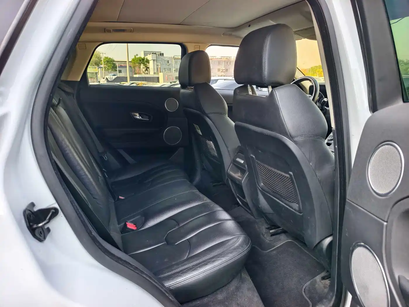 Land Rover Range Rover Evoque (Import) 2014 2.0T 5-door Brilliance Sport фото 15