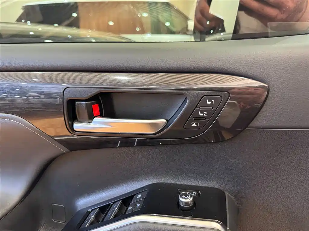 Toyota Crown Kluger 2022 2.5L HEV 4WD Flagship Edition фото 13