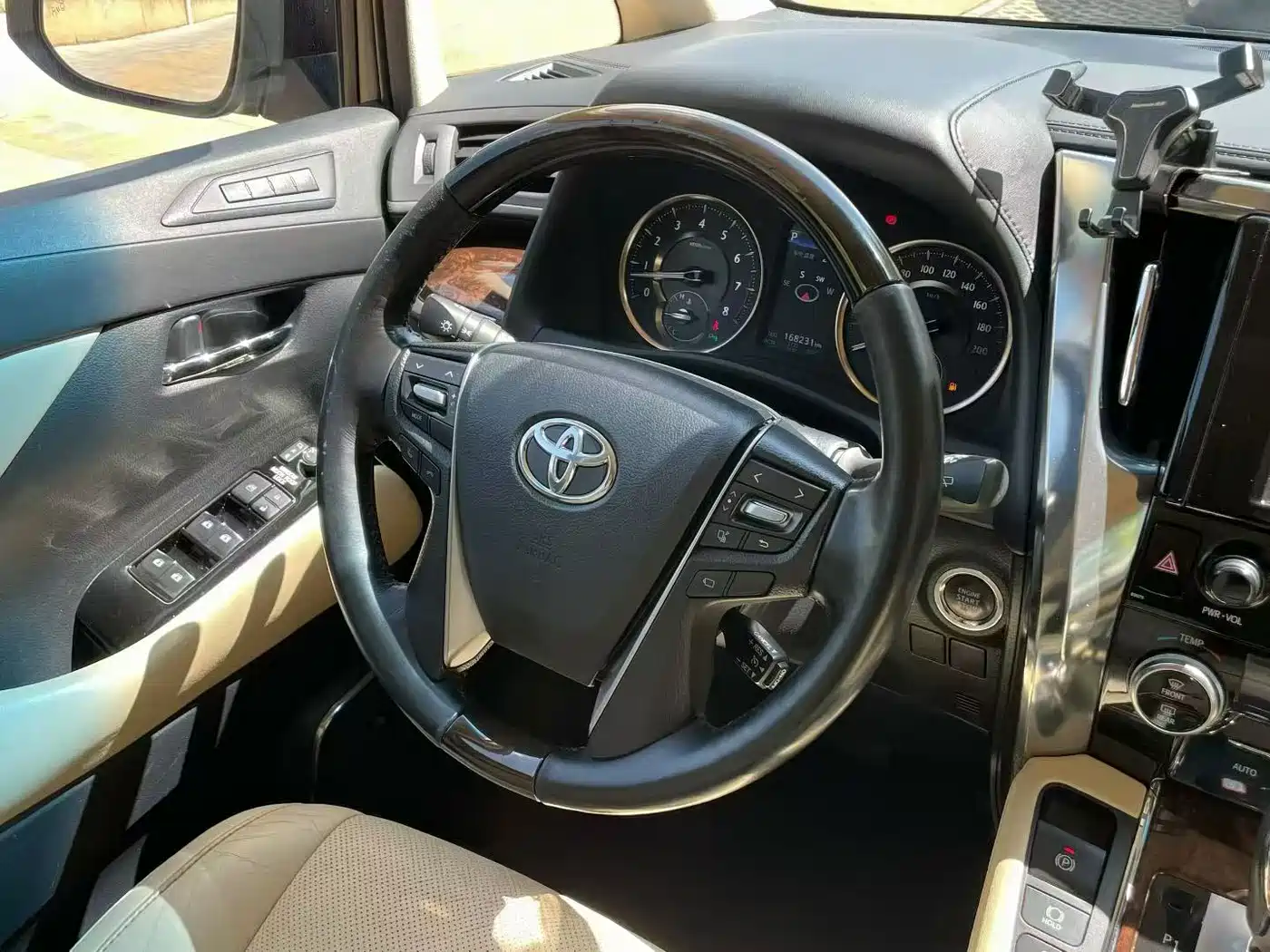Toyota Alphard 2018 Facelift 3.5L Luxury Edition фото 8