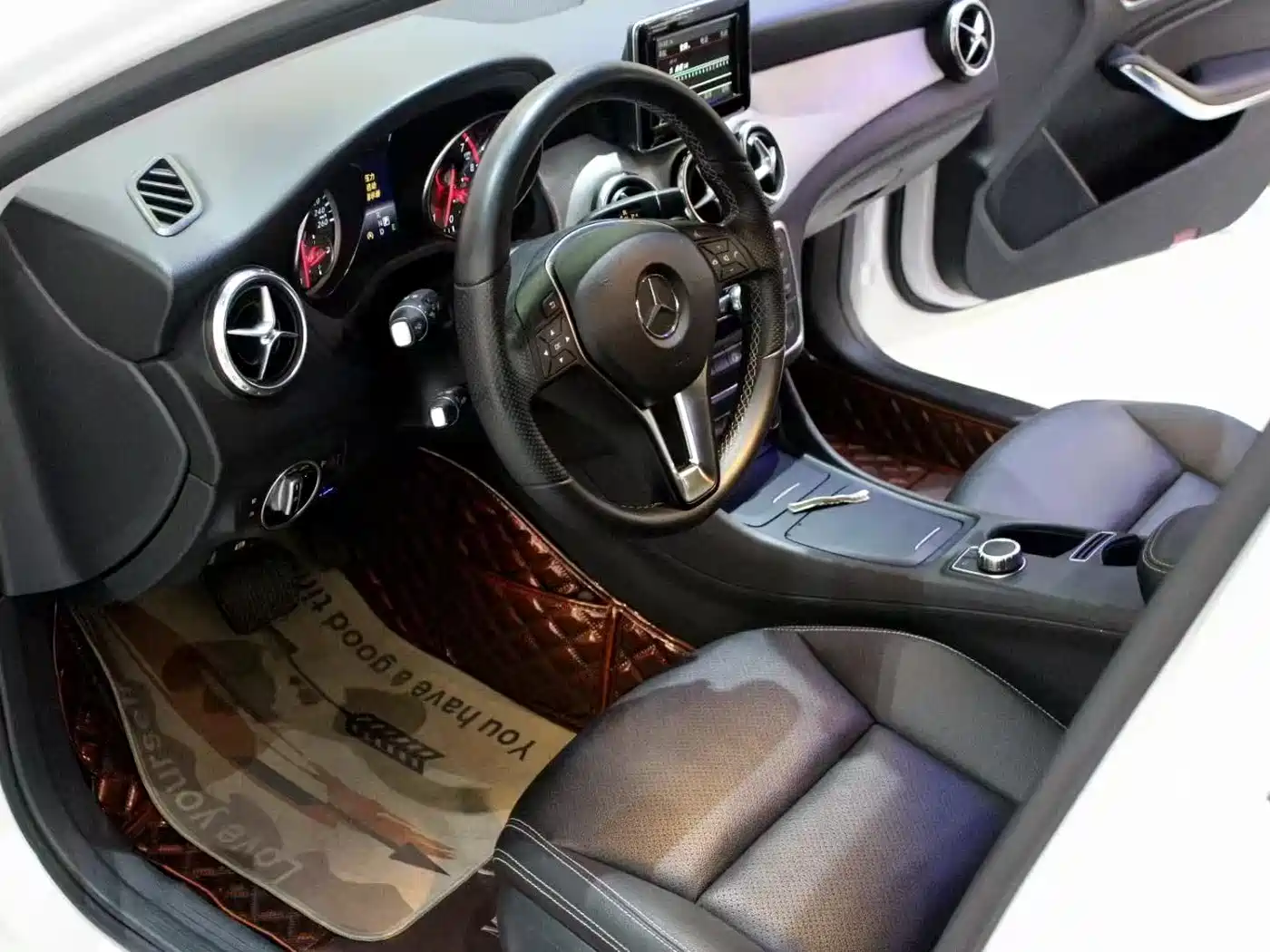 Mercedes-Benz GLA 2015 GLA 200 Dynamic фото 8