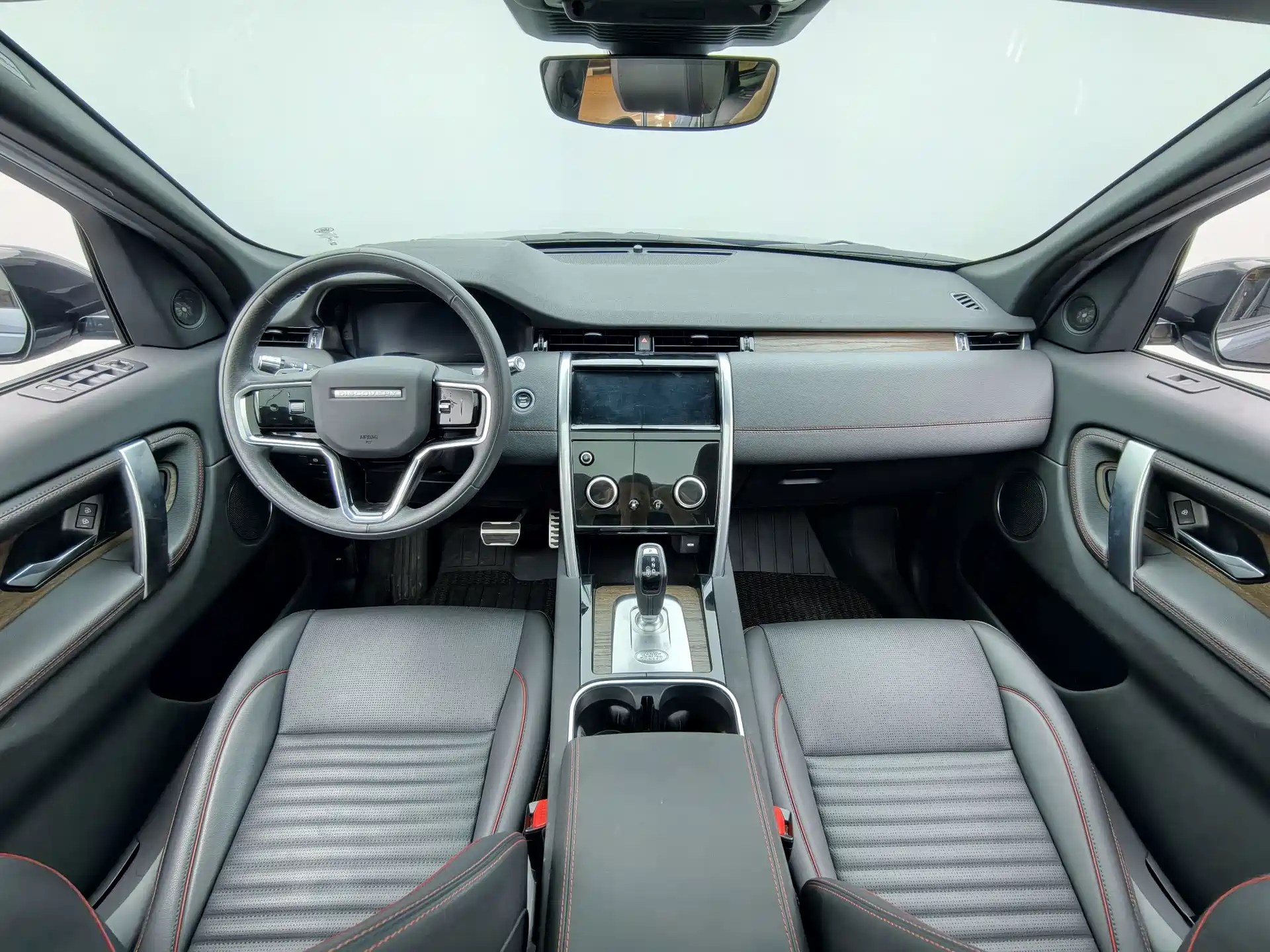Фото 27 - Land Rover Discovery Sport