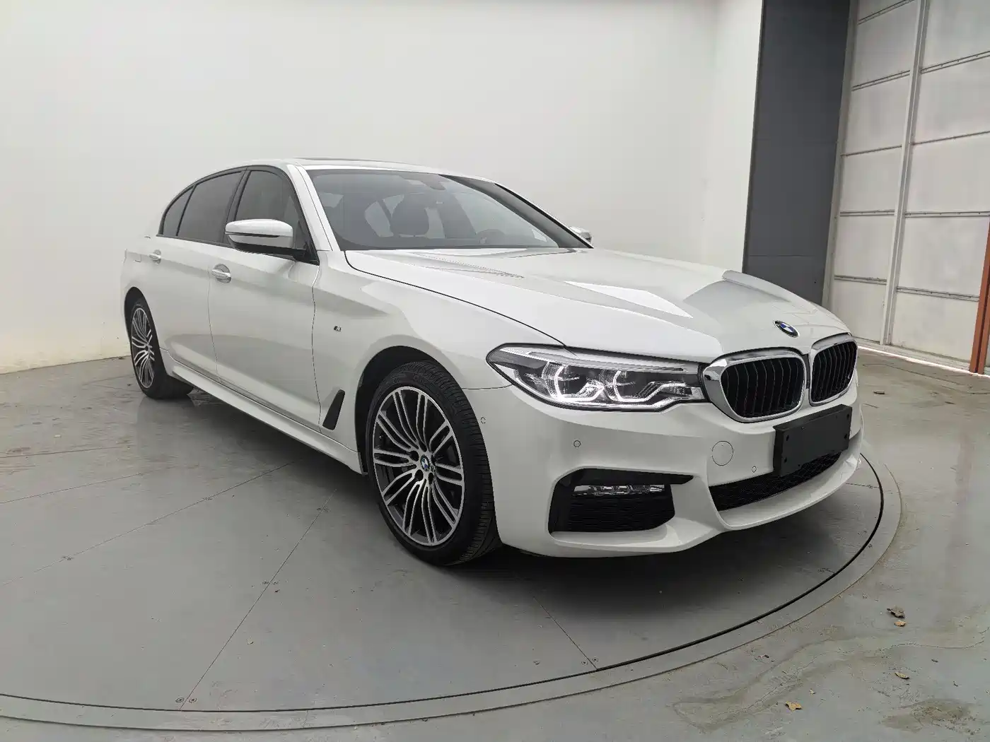 BMW 5 Series 2018 530Li Premium M Sport Package фото 5