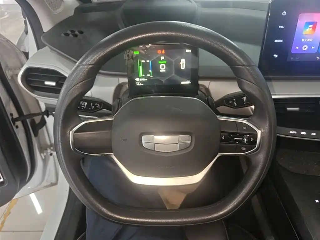 Фото 7 - Geely Geometry A