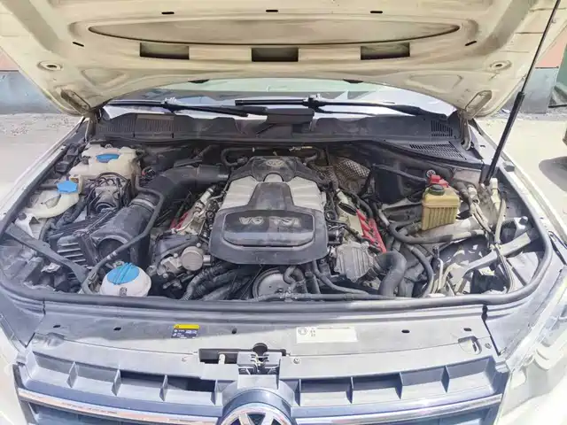 Volkswagen Touareg 2011 3.0TSI Standard — фото 3
