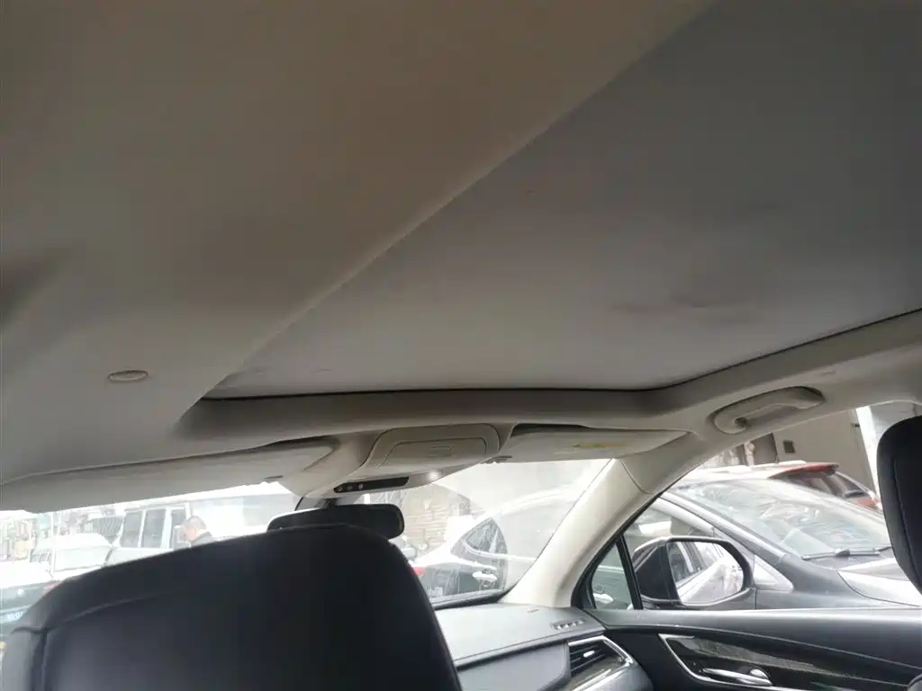 Cadillac XT5 2016 28T AWD Luxury Model фото 9
