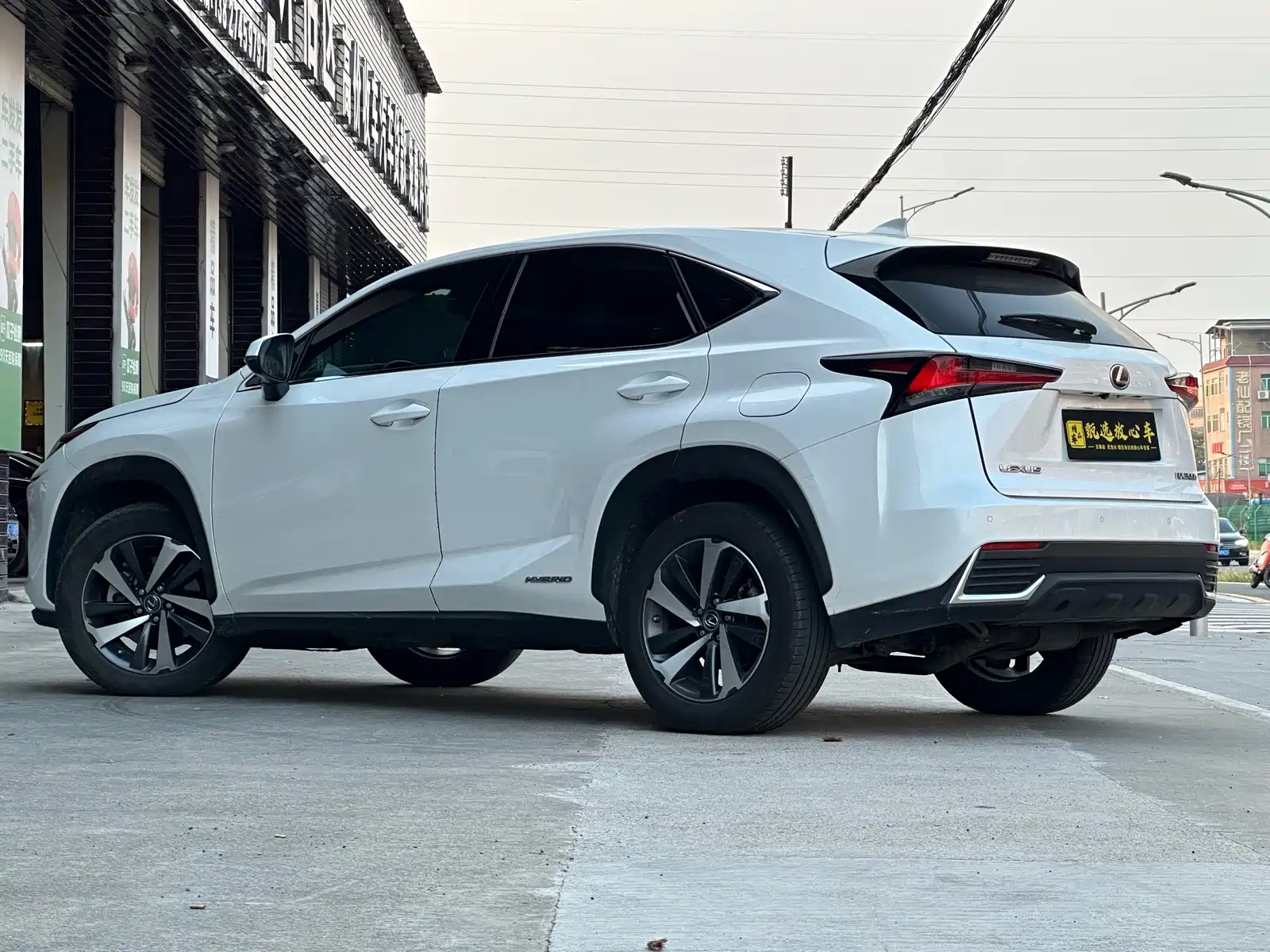 Фото 4 - Lexus NX