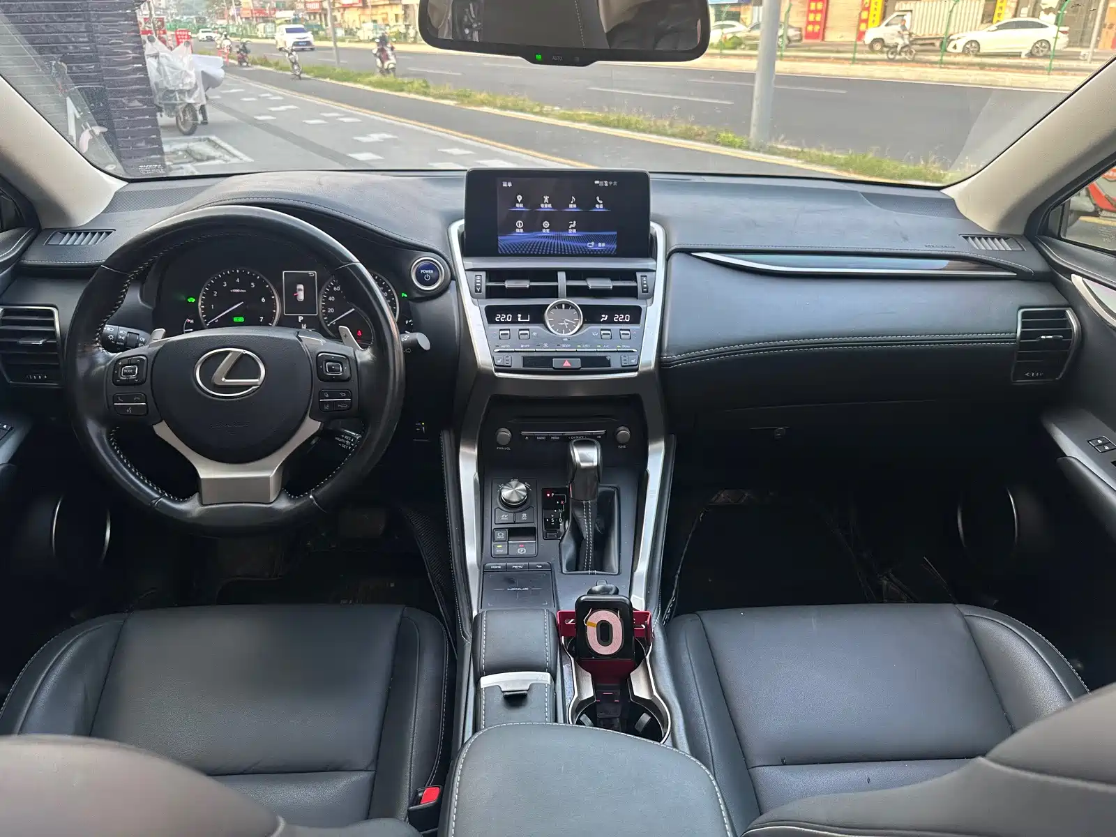 Фото 9 - Lexus NX