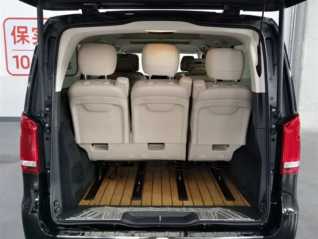 Mercedes-Benz V-Class 2022 V 260 L Long Wheelbase Luxury Edition фото 16