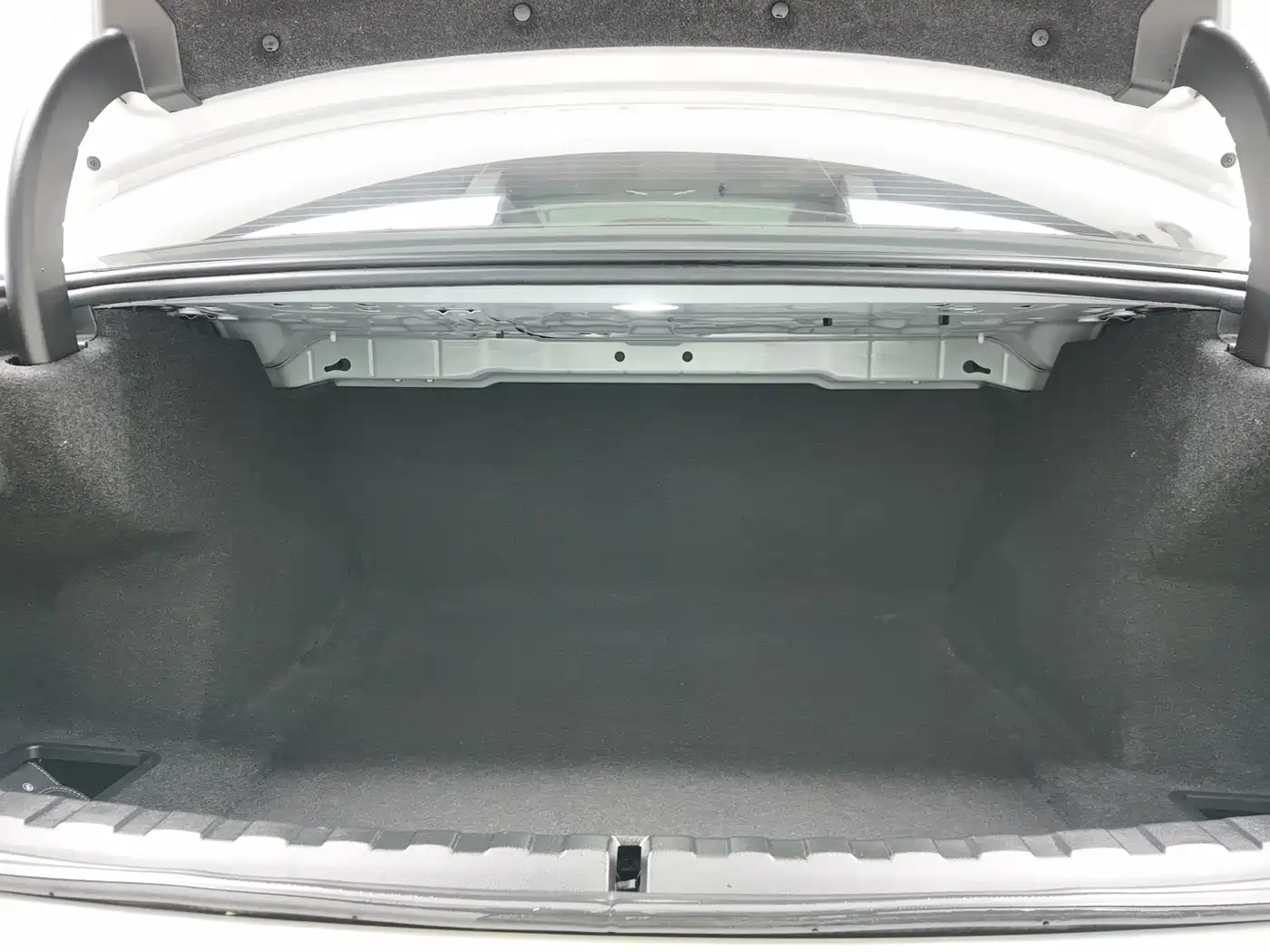 BMW 3 Series 2023 325Li M Sport Black Night Package фото 10