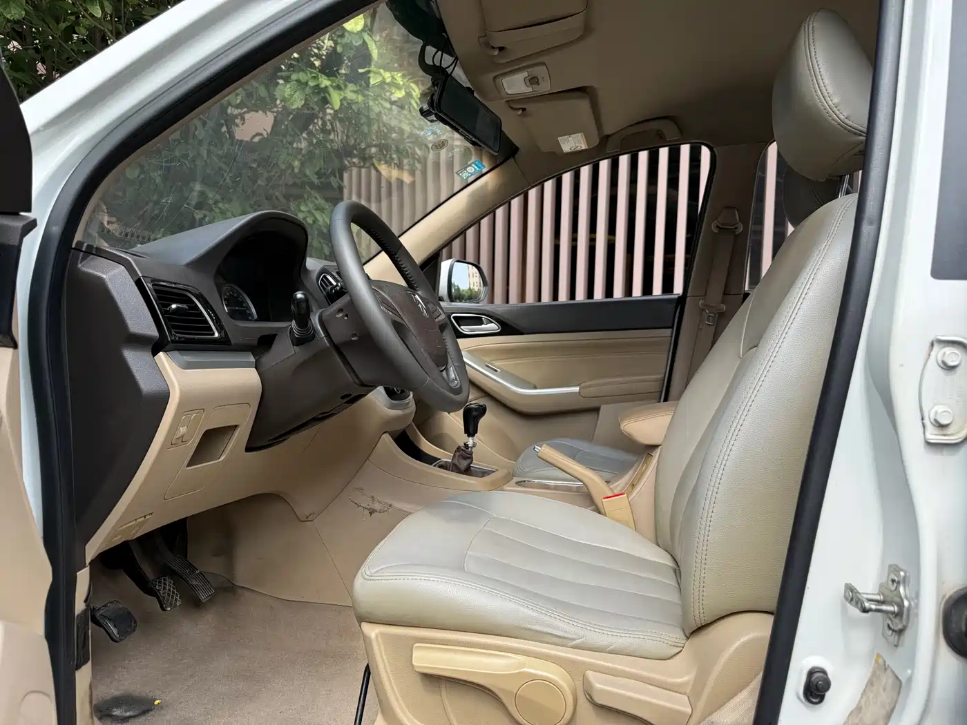 Baojun 730 2015 2014 1.5L Manual Standard 7-seater