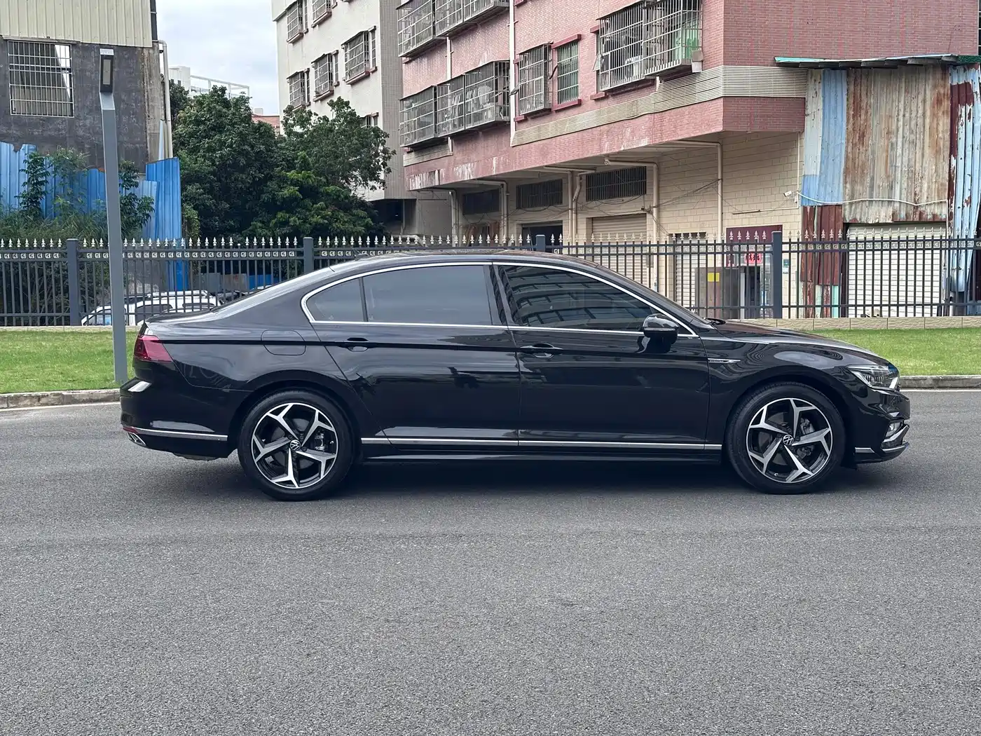 Volkswagen Magotan 2024 2024 2 Million Units Public Sharing Edition 330TSI DSG Luxury