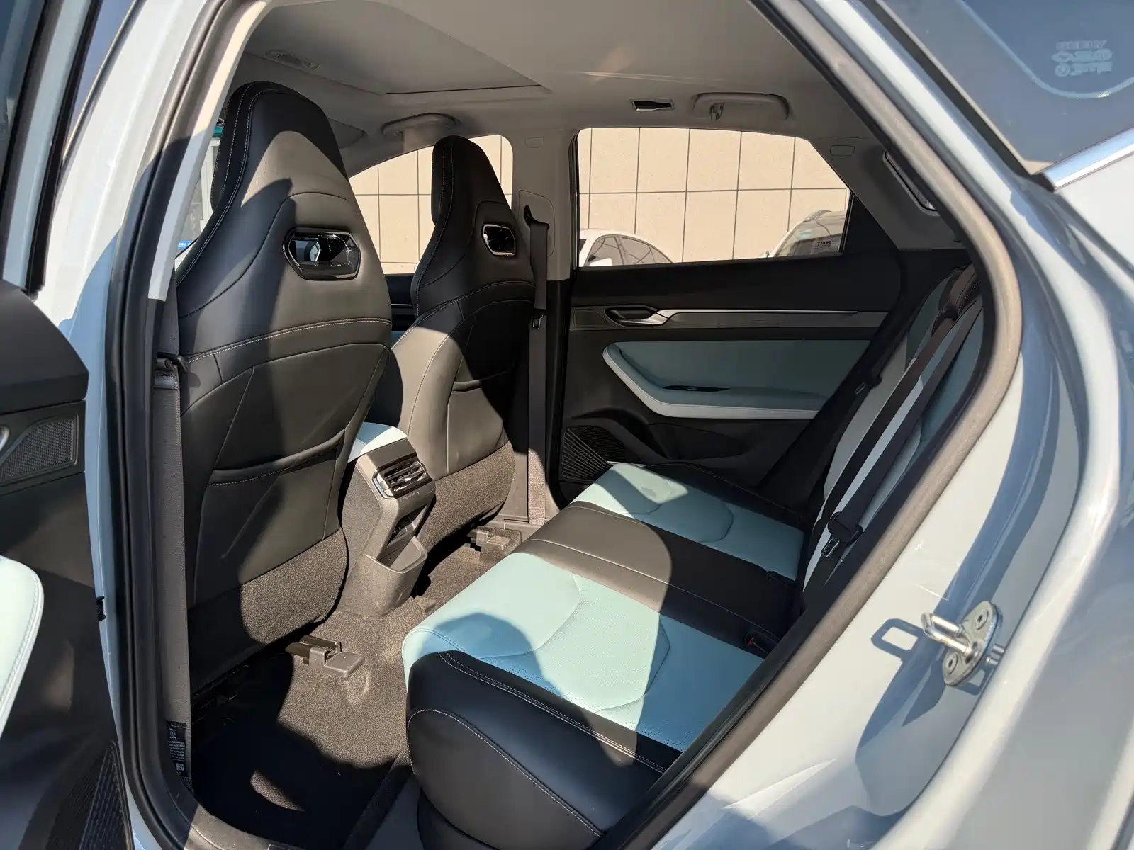 Фото 4 - Geely Emgrand S