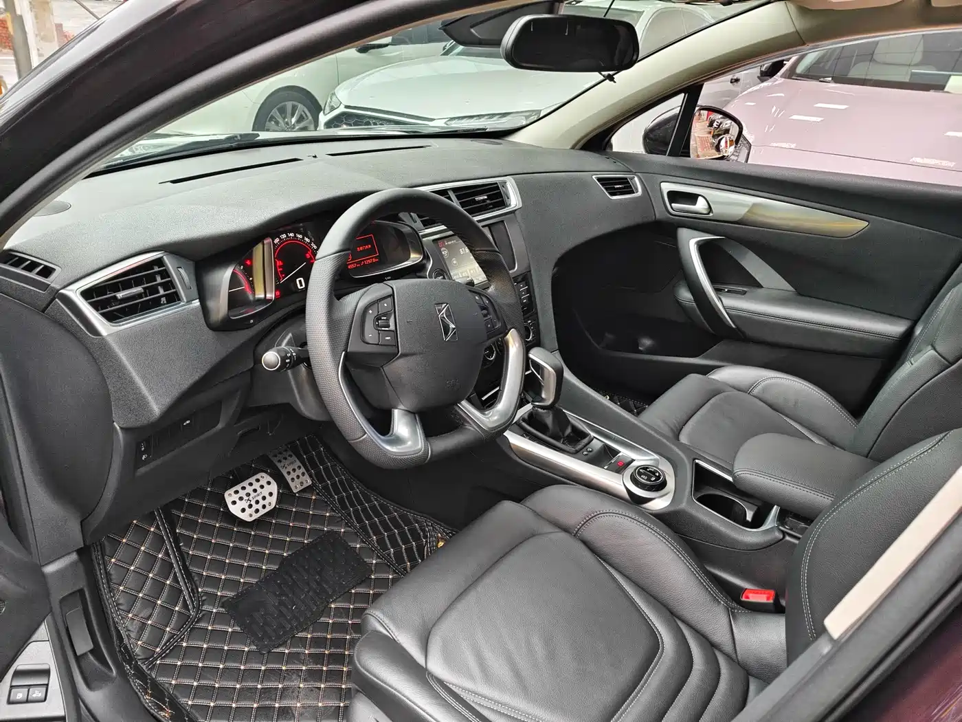 DS 6 2017 2014 1.6T Luxury Edition THP200