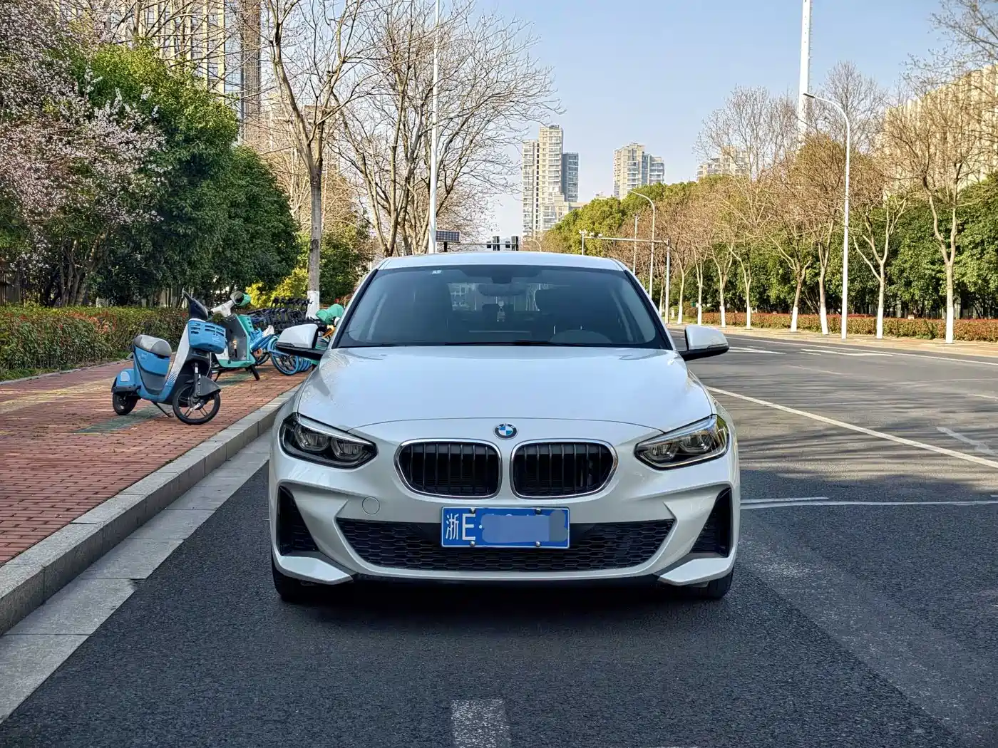 BMW 1 SERIES