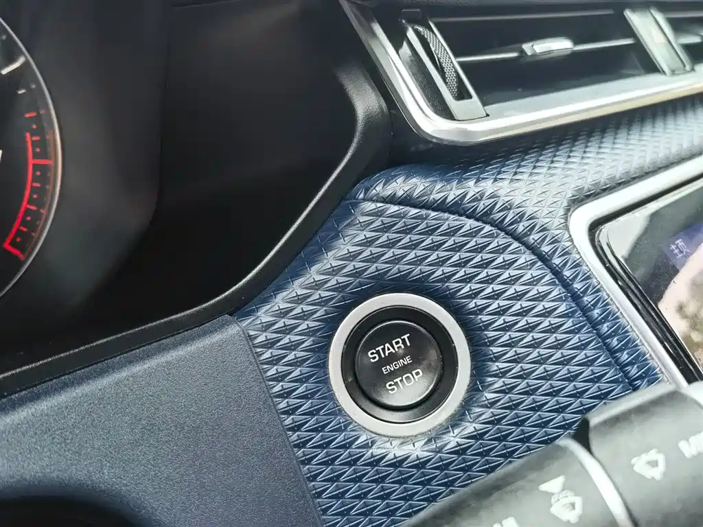Land Rover Range Rover Velar 2018 P300 R-DYNAMIC S фото 18