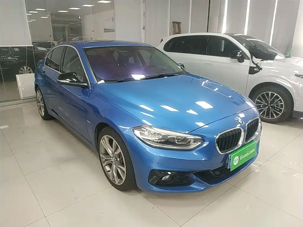 BMW 1 Series 2017 125i Sport фото 4