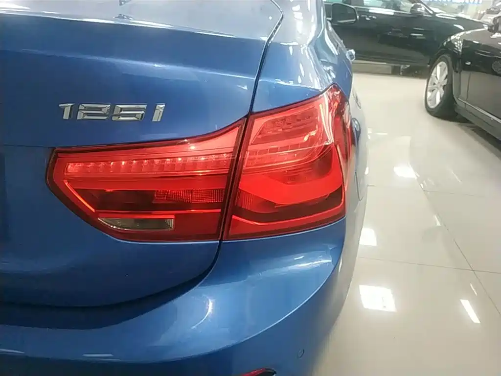 BMW 1 Series 2017 125i Sport фото 8