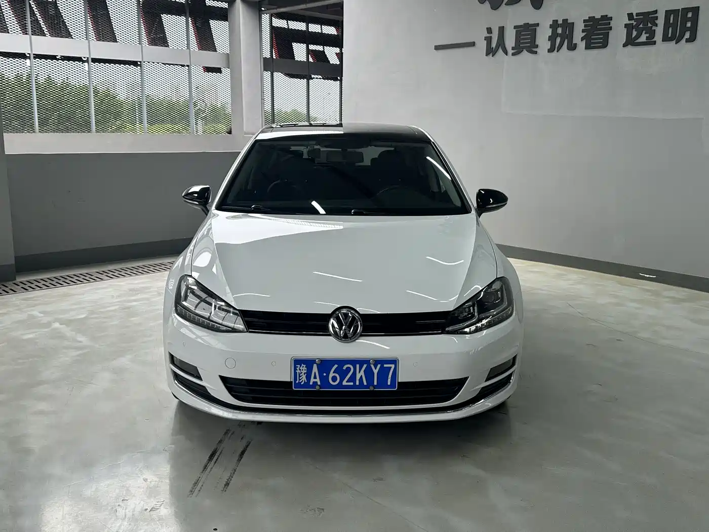 Volkswagen Golf 2017 230TSI Auto Comfort Millionth Anniversary Edition фото 3