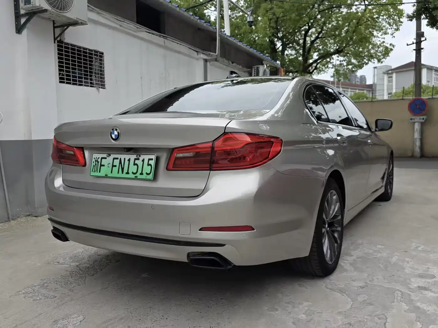 BMW 5 Series New Energy 2019 530Le Luxury Package фото 7
