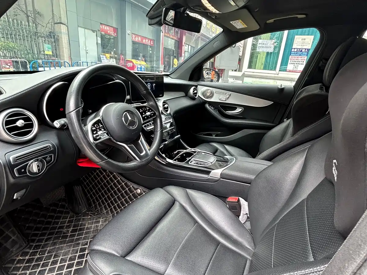MERCEDES-BENZ GLC