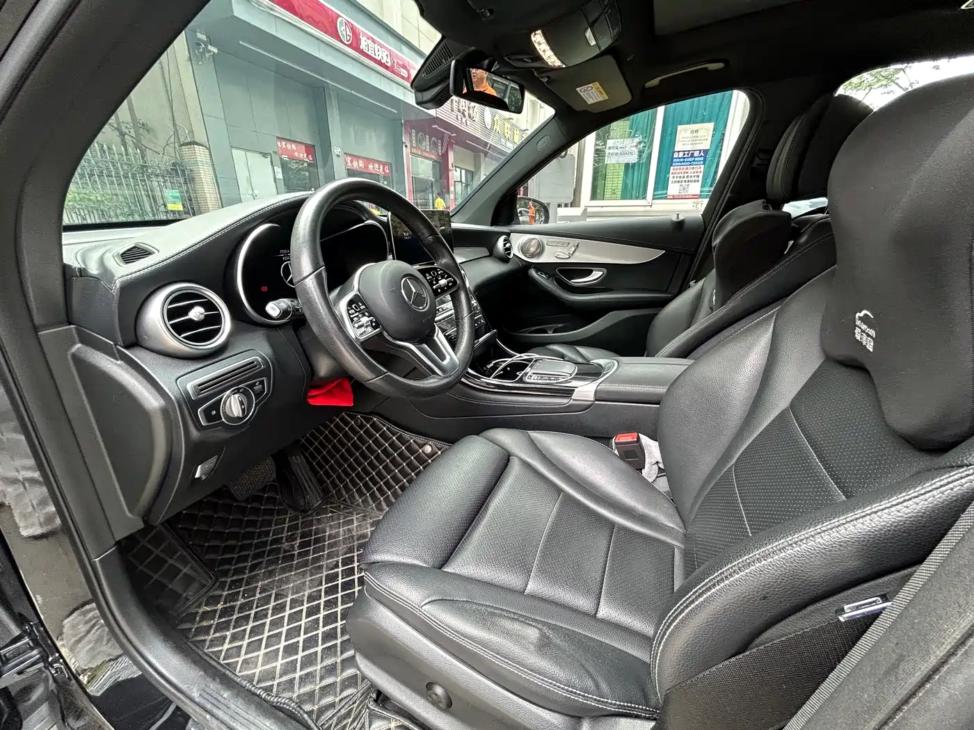 MERCEDES-BENZ GLC