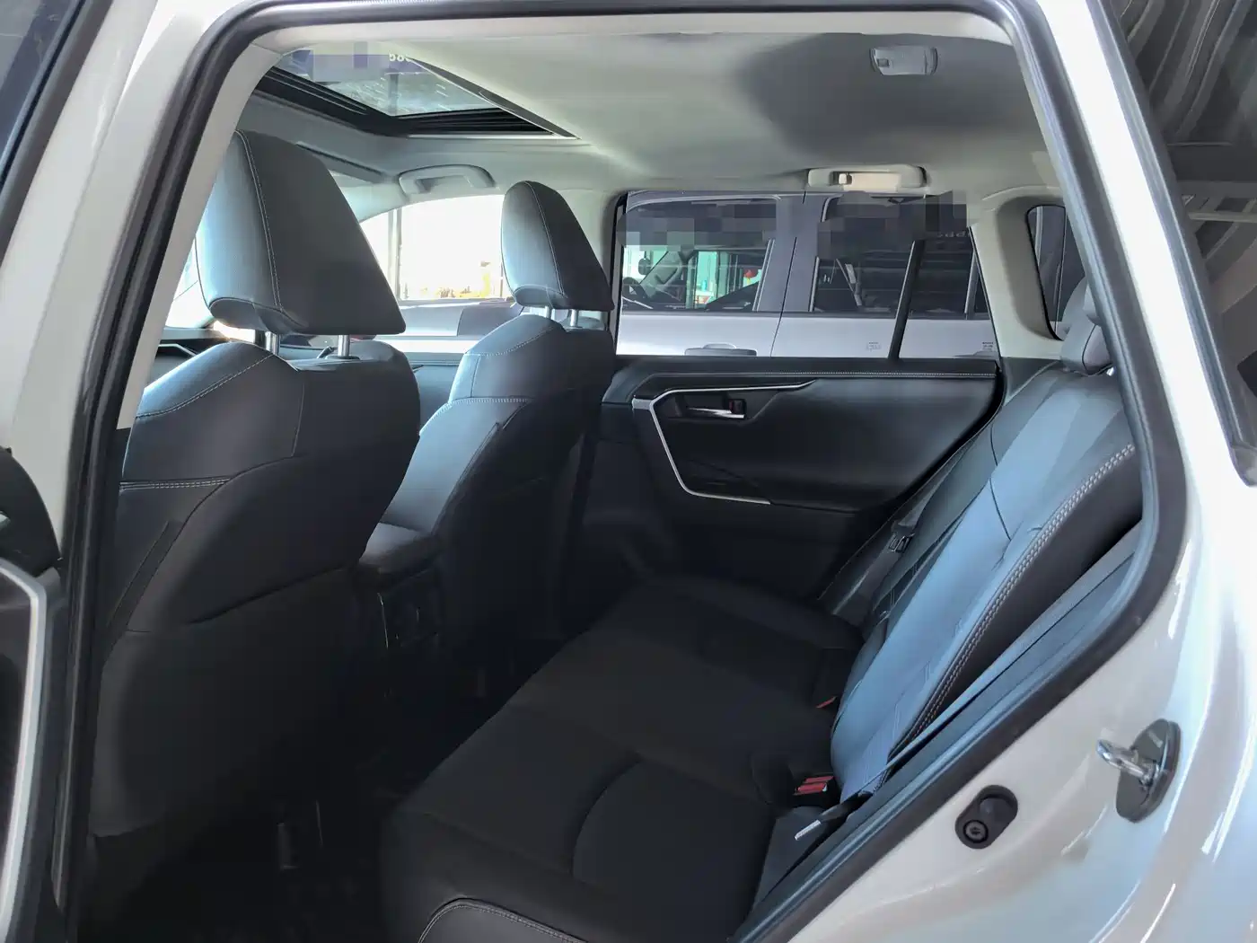 Toyota RAV4 Rongfang 2020 2.0L CVT 2WD Fashion PLUS фото 8