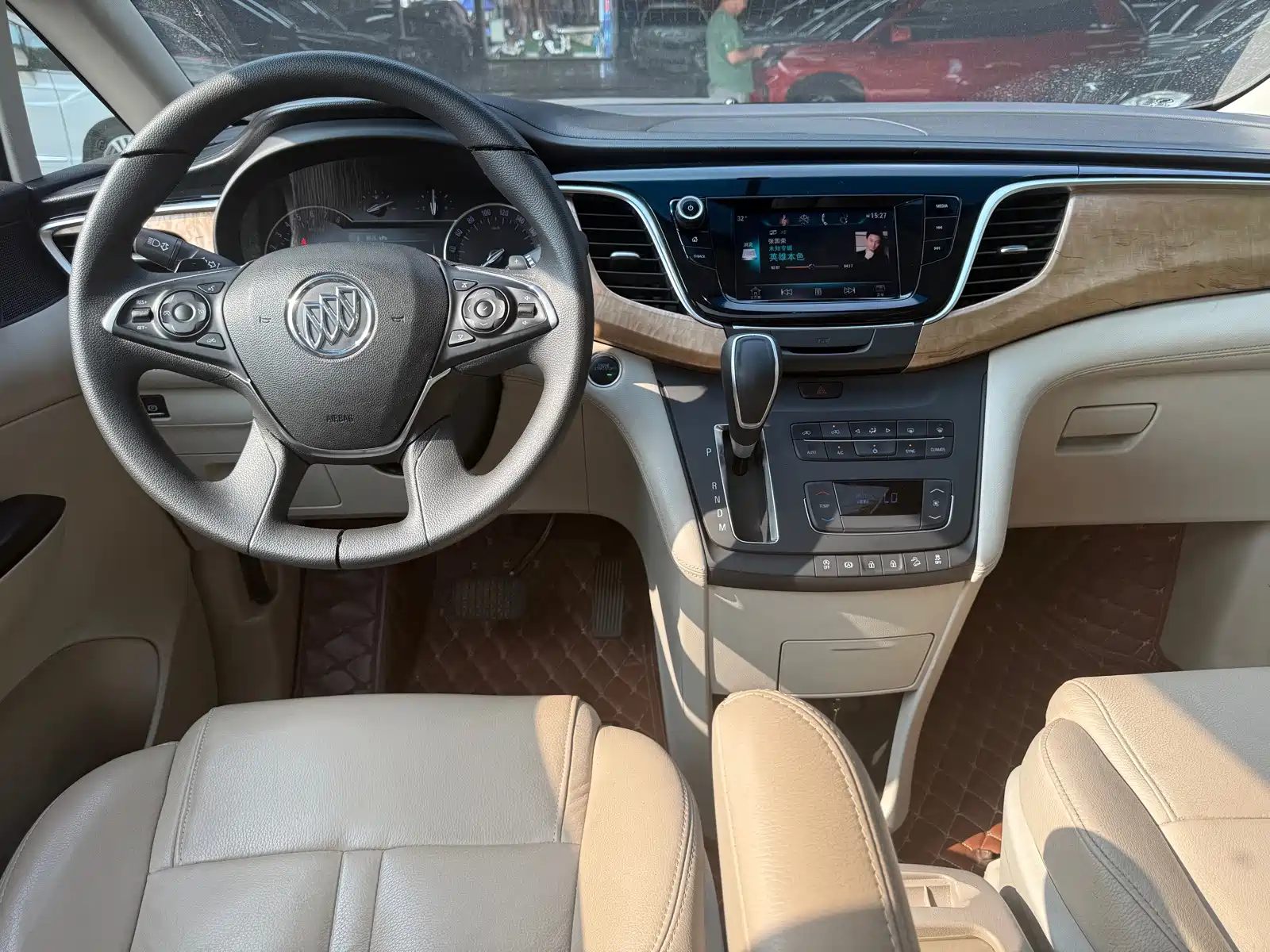 Фото 16 - Buick GL8
