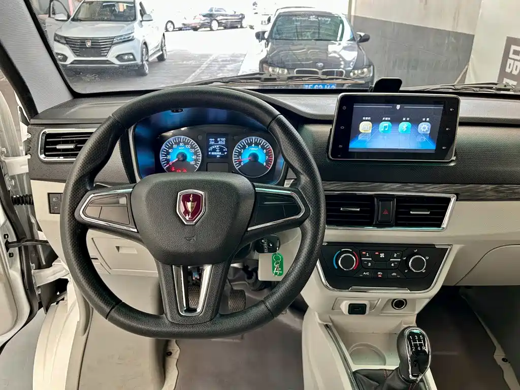 Jinbei New Hiace X30L 2026 2024 Fortune Edition Passenger Van 5/6/7-seater with Front AC