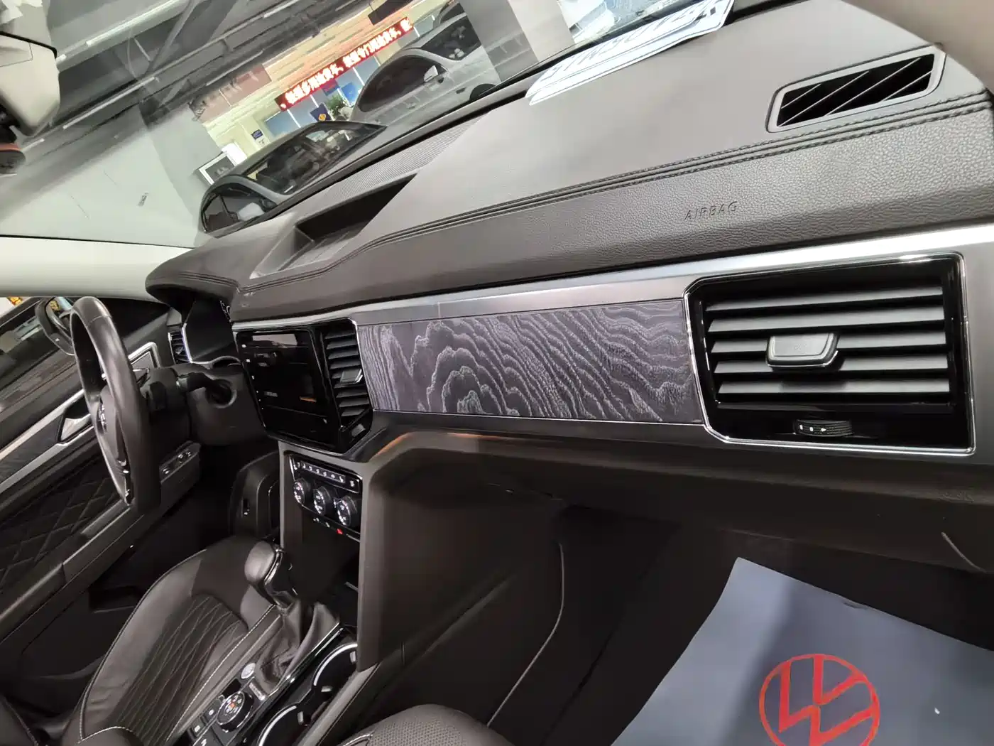 Volkswagen Teramont 2019 530 V6 AWD Flagship Edition China V фото 19