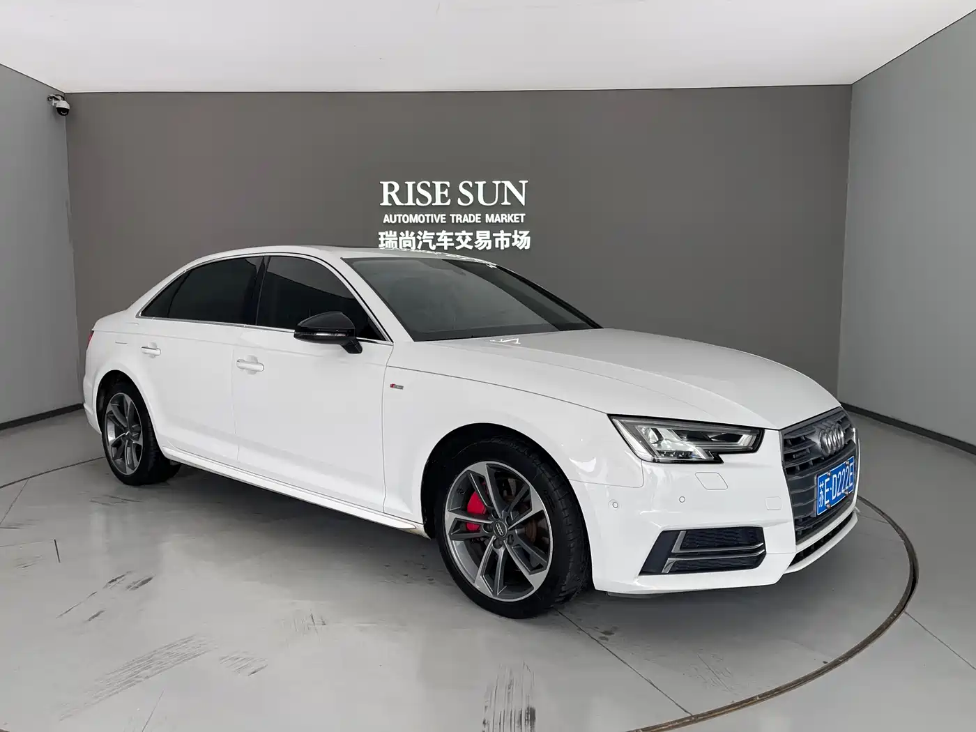 Audi A4L 2018 30th Anniversary 45 TFSI quattro Sport фото 3