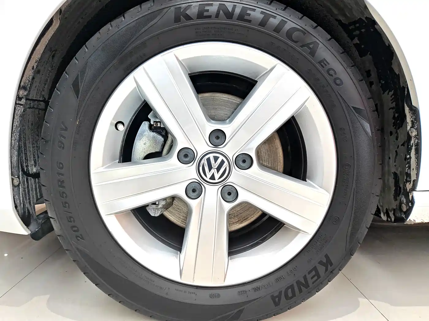 Volkswagen Golf 2017 1.6L Auto Comfort Millionth Edition фото 10