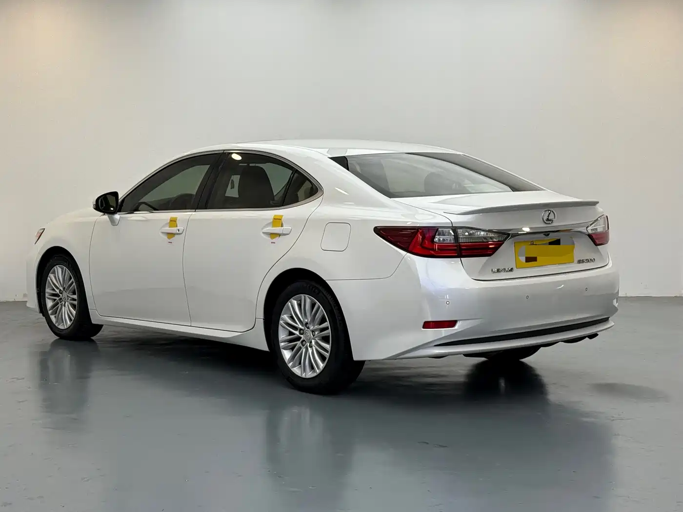 Lexus ES 2015 200 Elite Edition фото 4