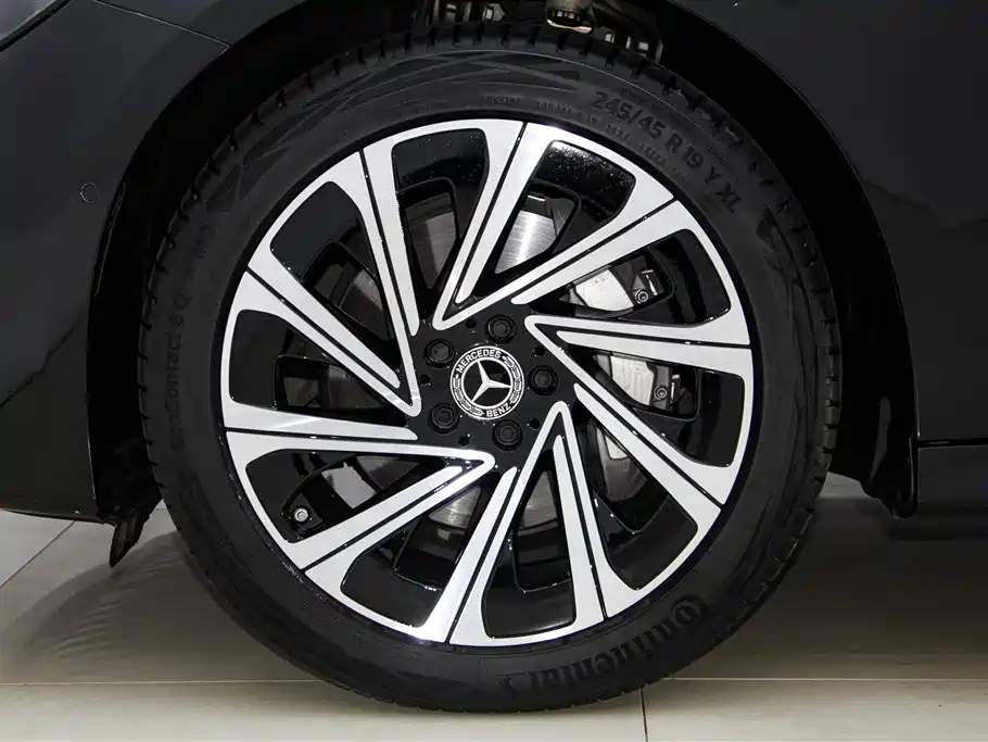 Mercedes-Benz E-Class 2025 Facelift E 300 L Luxury фото 12