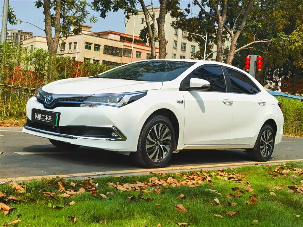 Toyota Corolla Twin Engine E+ 2019 1.8L E-CVT Leading Edition