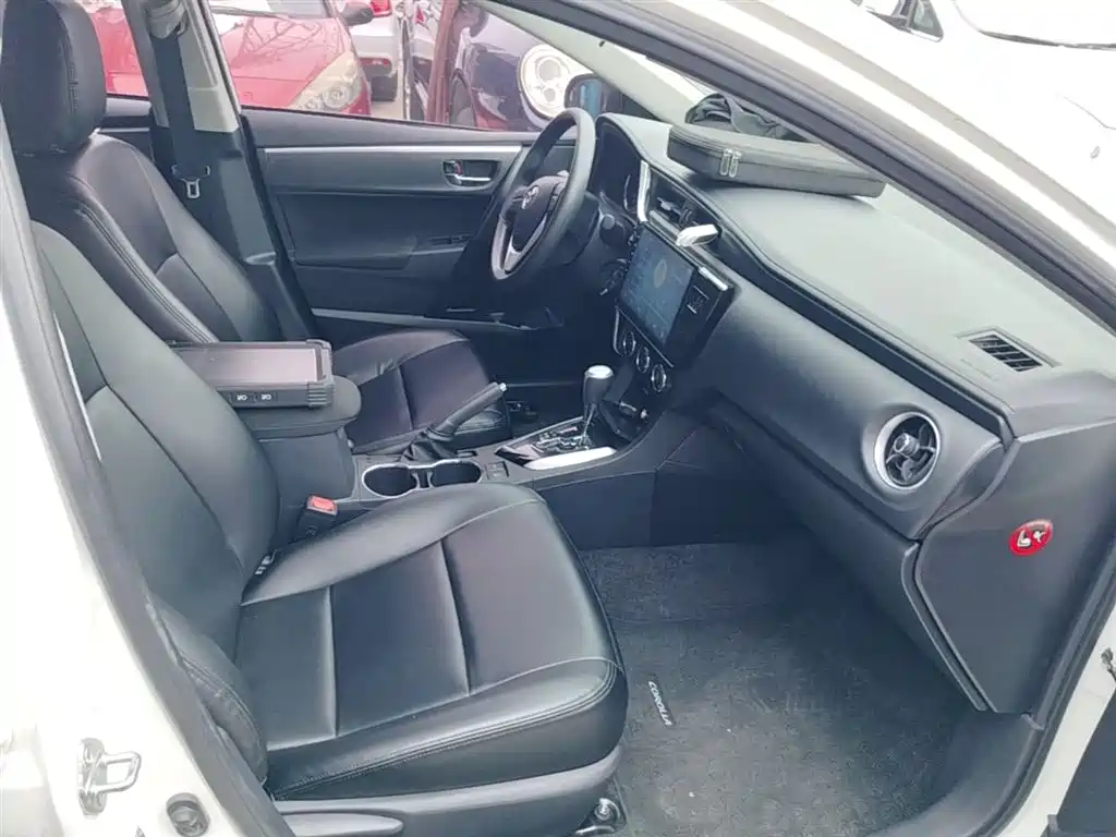 Toyota Corolla 2017 Facelift 1.2T S-CVT GL фото 25