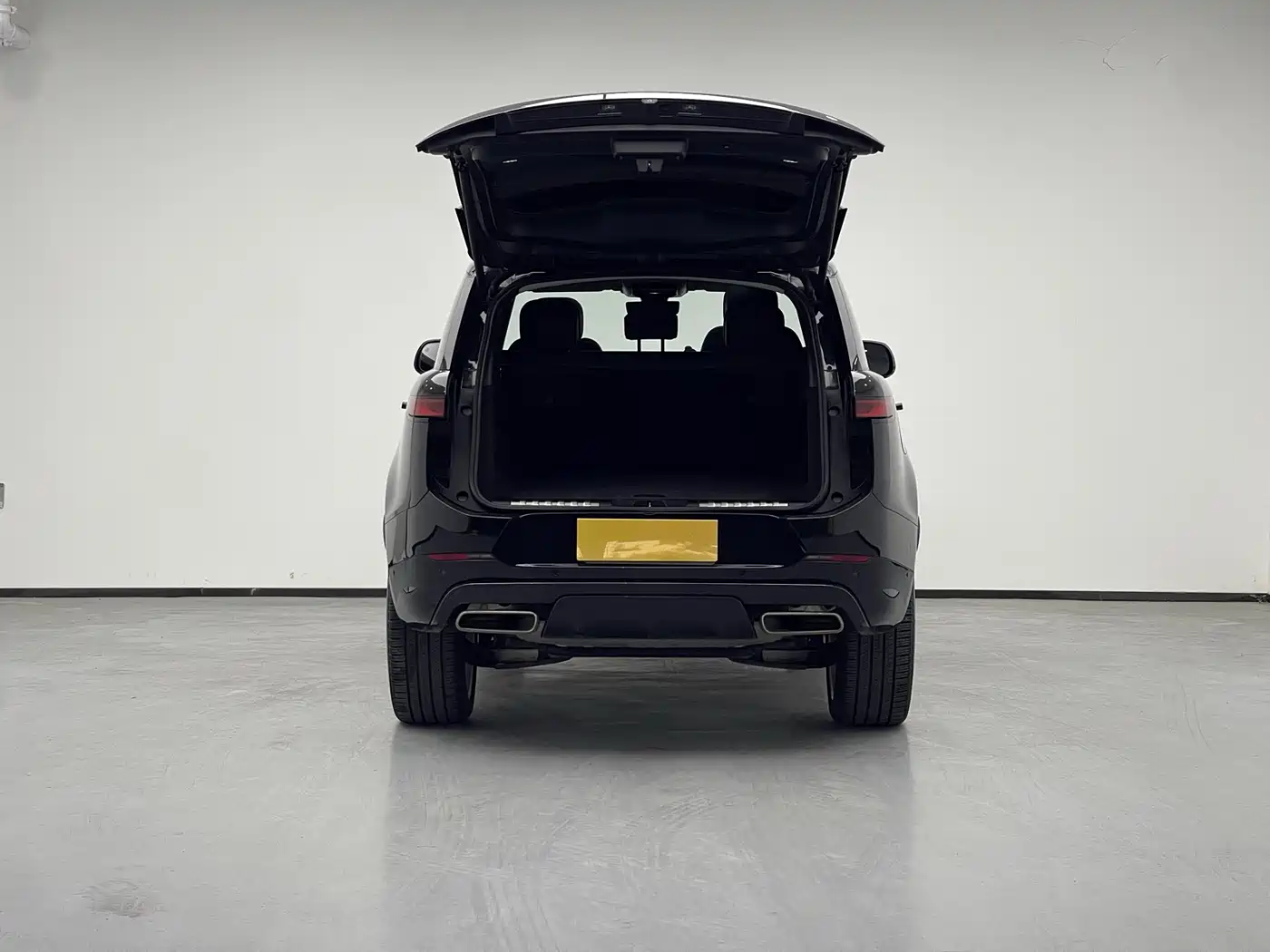 Land Rover Range Rover Sport 2024 400PS Exemplary Edition фото 6